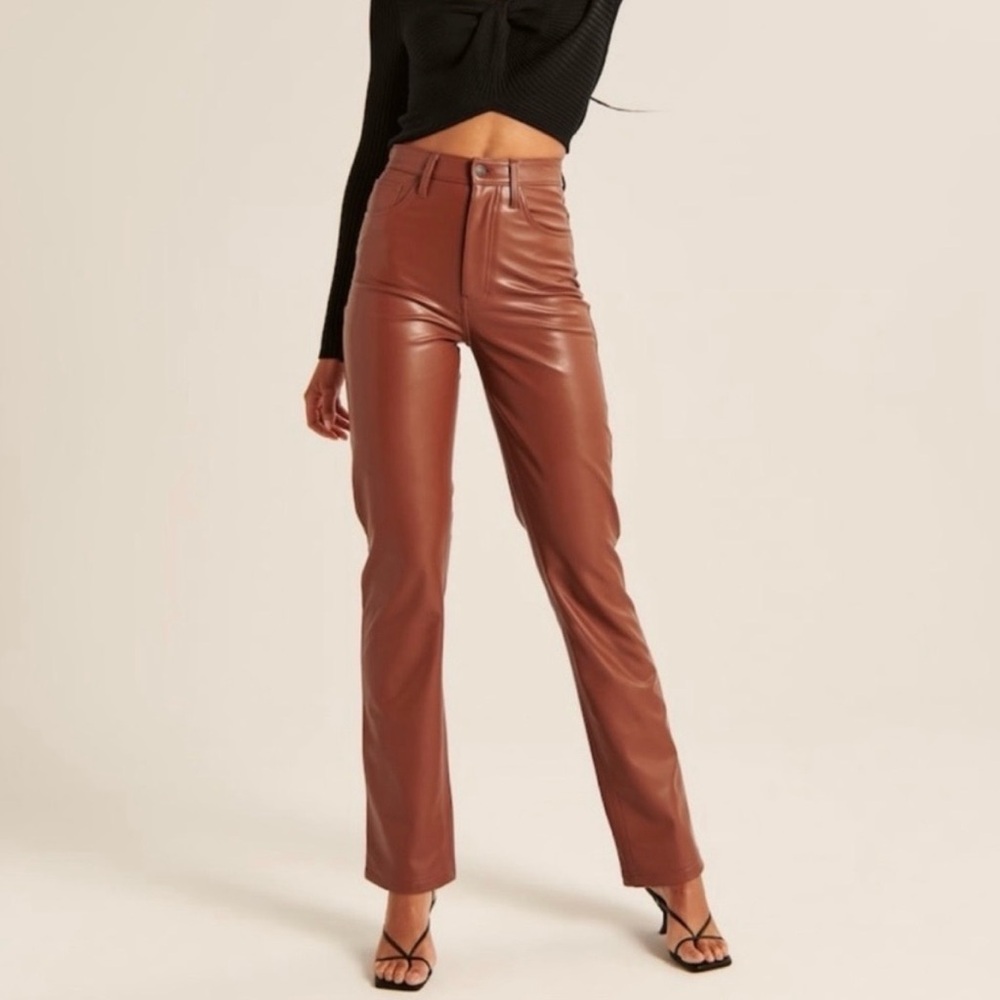 NWT Abercrombie & Fitch 90s Straight Ultra High-Rise Faux Leather Pants 28 Short